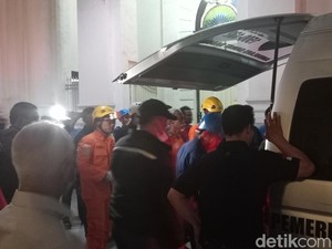 Pekerja Jatuh di Menara Gereja Kota Lama Semarang, Butuh 2 Jam untuk Evakuasi