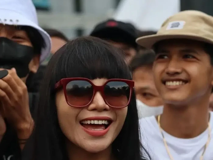 Gaya Artis di Citayam Fashion Week Gaya Artis di Citayam Fashion Week
