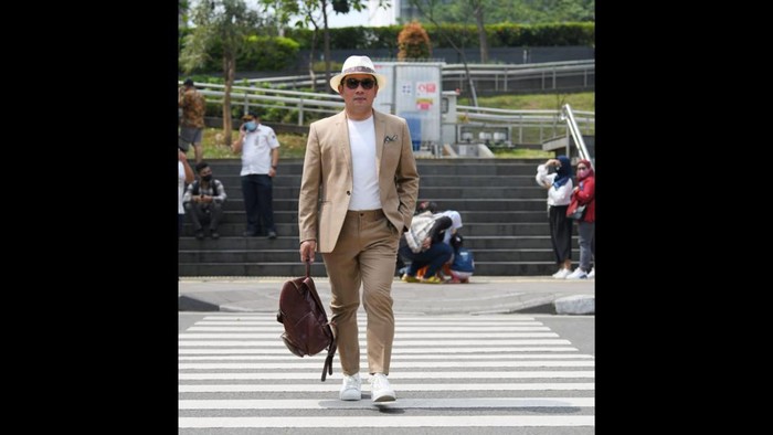 Gaya Ridwan kamil di SCBD.