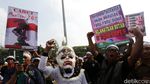 Aksi Hanoman Bersama Pegawai Perhutani Tolak SK 287