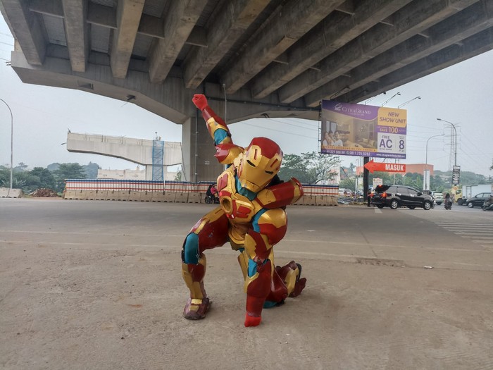 Iron Man penyelamat korban kecelakaan maut truk Pertamina Cibubur (Wildan Noviansyah)