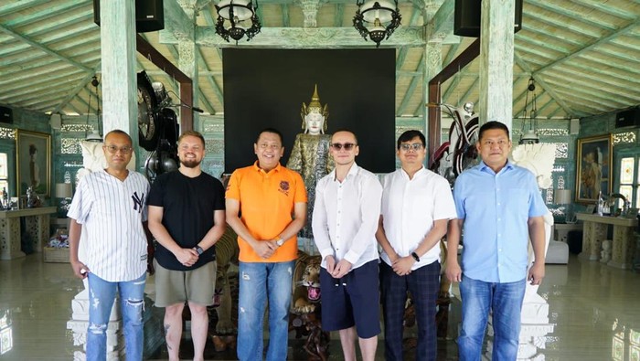 Ketua MPR RI Bambang Soesatyo bersama Bali Twin Metaverse melakukan penandatangan kerja sama terkait pengembangan Bali Metatourism dalam ekosistem metaverse.