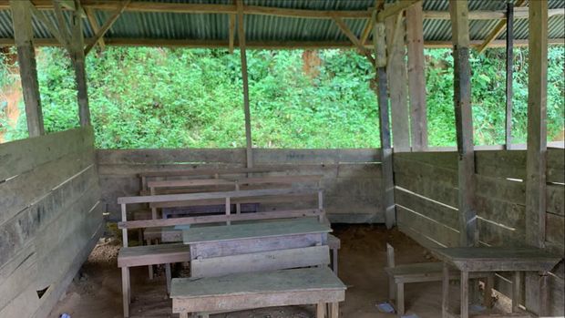 Kondisi kelas jauh SDN 118 Sendana.