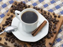Apa Benar Minum Kopi Campur Kayu Manis Bantu Bakar Lemak Perut?