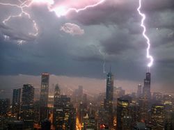 8 Foto Sambaran Petir, Gambarnya Bikin Merinding