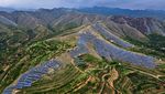 Penampakan Ladang Panel Surya yang Selimuti Pegunungan di China