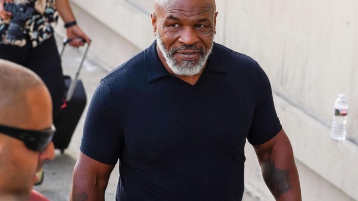 Mike Tyson LOS ANGELES, CA - JUNE 16: Mike Tyson is seen arriving at Jimmy Kimmel Live Show on June 16, 2022 in Los Angeles, California. (Photo by JOCE/Bauer-Griffin/GC Images)