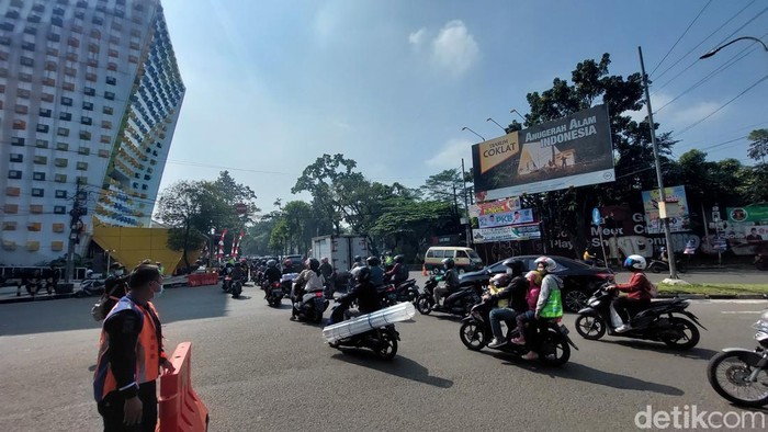 Pengalihan lalu lintas menuju Jalan Sukabumi di Laswi
