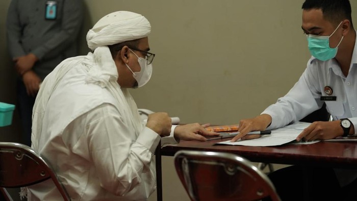 Potret Habib Rizieq saat Bebas Bersyarat. (Dok. Kumham)