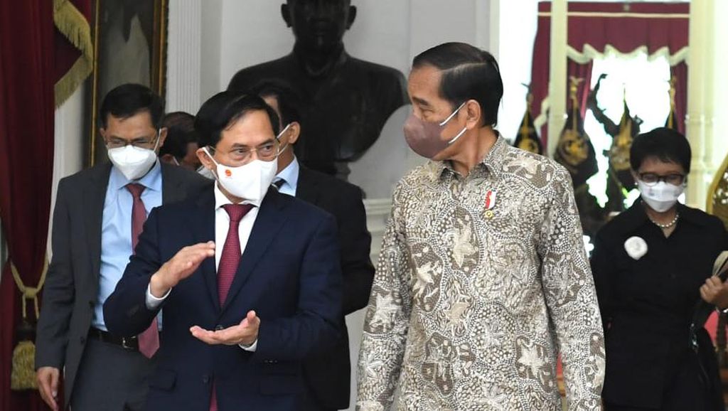 Terima Menlu Vietnam, Jokowi Titip Jaga Pengusaha RI