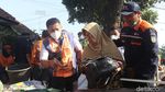 Potret Warga Bandung Melawan Penertiban Aset PT KAI