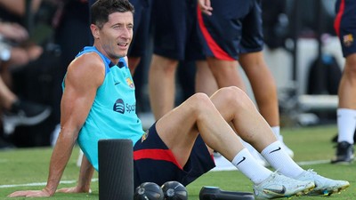Barcelona Punya 8 Penyerang, Kebanyakan Nggak, ya?