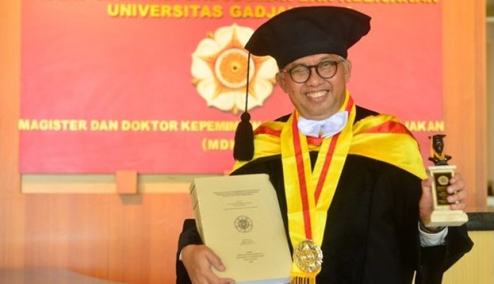 Salman Al Farisi, wisudawan tertua UGM 2021/2022.