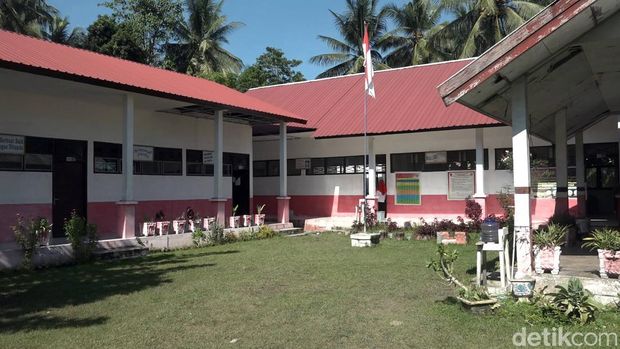 SDN 012 Gattungan, Desa Lagi-agi, Kecamatan Campalagian, Polman hanya dapat 4 siswa baru tahun ini.