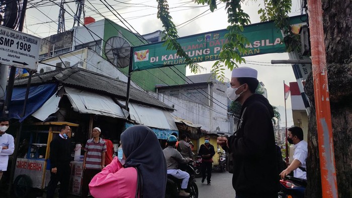 Suasana di Petamburan III