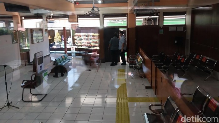 Suasana ruangan sidang bos SMA SPI