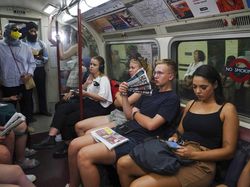 Potret Warga Inggris Tersiksa Suhu Ekstrem 40 Derajat Celcius