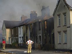 Potret Warga Inggris Tersiksa Suhu Ekstrem 40 Derajat Celcius