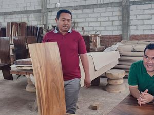 Cuma Lulus SMP, Pengusaha Kerajinan Jati Ini Beraset Rp 10 M