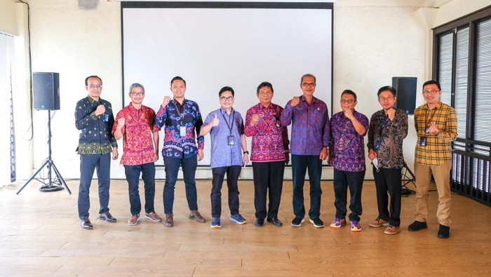 Melalui Pasar Digital Usaha Mikro, Kecil dan Menengah (PaDi UMKM) yang tak hanya menaikkan jumlah transaksi, tetapi juga membawa pelaku usaha naik kelas dengan pemanfaatan teknologi.