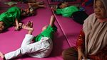 Melihat Terapi untuk Anak-anak Selebral Palsi di Pasar Rebo, Jakarta