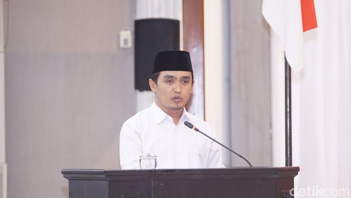 Wakil Wali Kota Pasuruan saat menyampaikan sambutan di DPRD.