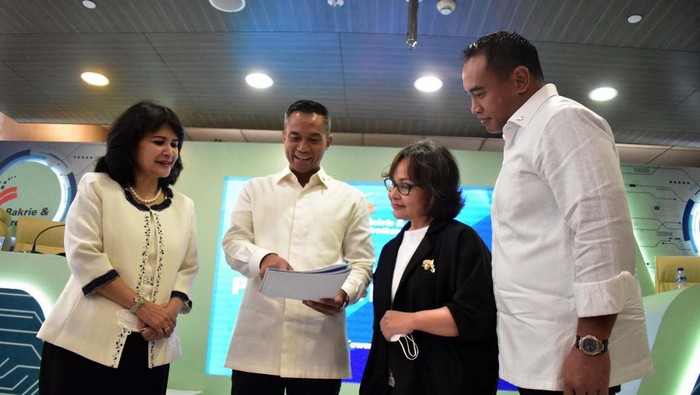 Anak Usaha PT Bakrie Akan Tawarkan Saham Anak usaha PT Bakrie & Brothers (BNBR), PT VKTR Teknologi Mobilitas akan melakukan penawaran umum perdana saham (IPO). IPO dilakukan akhir tahun ini.