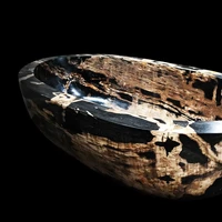 Baru-baru ini, viral video bathtub yang diklaim sebagai bak mandi termahal di dunia. Kamu keliru jika membayangkan bak tersebut terbuat dari emas karena material utamanya justru kayu fosil yang ditemukan di hutan Indonesia. Ini bathtub terbuat petrified wood, kata wanita bermasker putih tersebut di video tersebut sebelum mengungkap harga baknya yang mencapai 3,6 juta dirham atau sekitar Rp 14,7 miliar. Baca berita selengkapnya di sini. (Foto: Dok. INDEX)