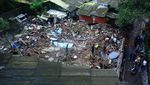 Brukkk... Gedung di India Ambruk, Nyaris Rata dengan Tanah