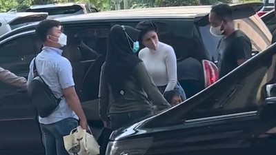 Foto-foto Penangkapan Nikita Mirzani di Senayan City