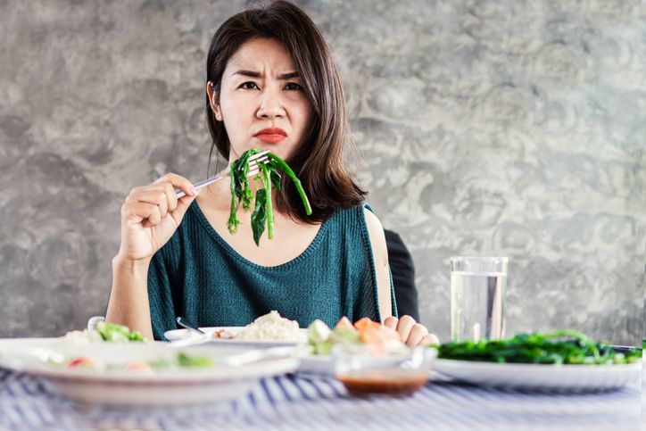 Hukum mencela makanan