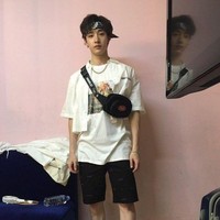 Kalau Bang Chan Stray Kids ke Citayam Fashion Week mungkin bakal ditanya, “Berapa harga outfit lo?” Foto: Twitter