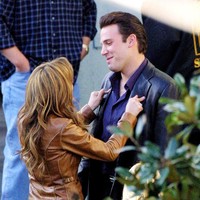 Jennifer Lopez dan Ben Affleck pertama kali bertemu saat syuting film ‘Gigli’ pada 2002. Kala itu sang diva Latin masih berstatus istri Cris Judd.  Foto: Getty Images