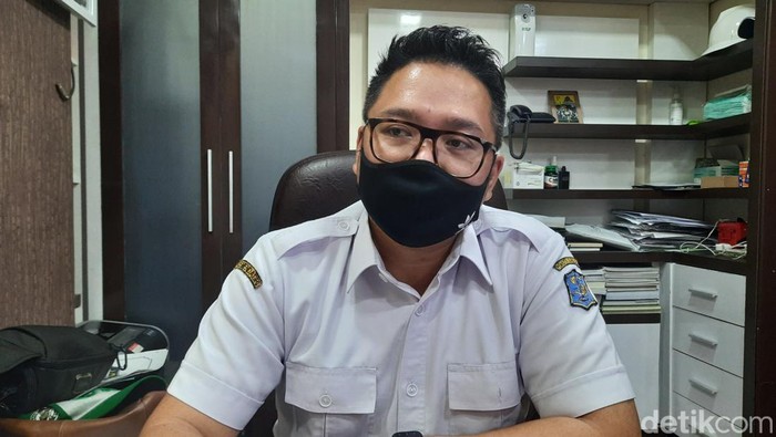 Kabid Bangunan Gedung DPRKPCKTR Surabaya, Iman Krestian