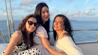 Katrina Kaif mengajak teman-teman dan suaminya buat berlibur ke Maldives. (Foto: dok. Instagram @katrinakaif) 