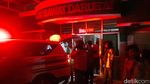 Proses Evakuasi Pasien RS Dekat TKP Kebakaran Pabrik Pupuk Demak