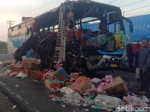 Cerita Penumpang Selamat Tabrakan Bus PMH: Terbangun karena Benturan