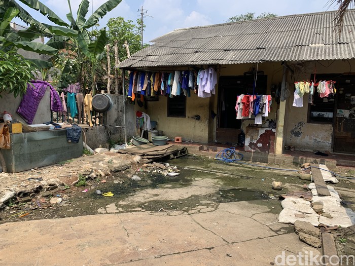 Kondisi kawasan permukiman Gg Haji Dogol, Jl Statistik, Pondok Bambu, Duren Sawit, Jakarta Timur, 21 Juli 2022. (Mulia Budi/detikcom)