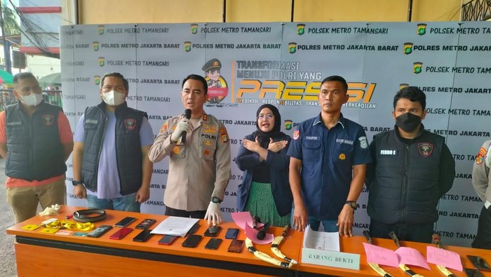 Konferensi pers kasus tawuran tewaskan pelajar di Jakbar (Anggii-detikcom)