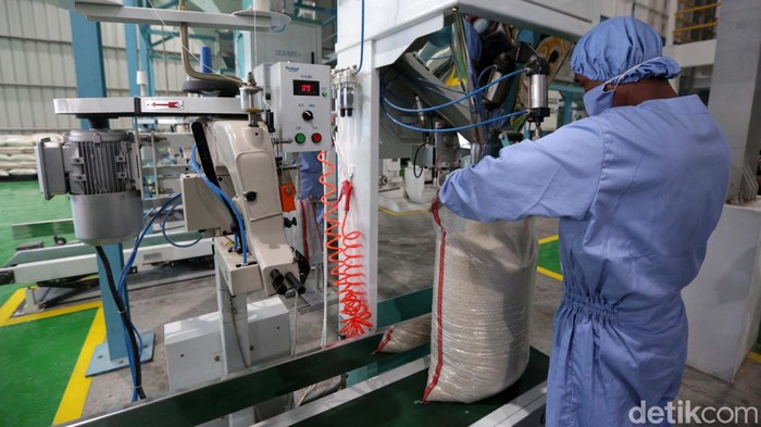 Melihat Infrastruktur Pengolahan Beras Modern Bulog Bulog memiliki fasilitas Modern Rice Milling Plant (MRMP) atau penggilingan padi/gabah modern di Kendal, Jawa Tengah. Yuk kita lihat.