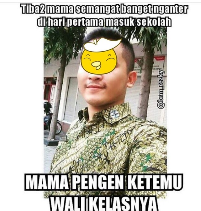 Positif thinking aja, mungkin maksudnya biar lebih dekat dengan wali kelas sang anak. Kalau dekat kan jadinya bisa lebih mudah mengontrol perkembangan anak di sekolah, iya nggak? Foto: Instagram/@brm_rezky