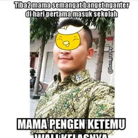 Positif thinking aja, mungkin maksudnya biar lebih dekat dengan wali kelas sang anak. Kalau dekat kan jadinya bisa lebih mudah mengontrol perkembangan anak di sekolah, iya nggak? Foto: Instagram/@brm_rezky