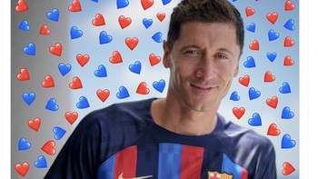 Twitter Barcelona menampilkan Lewandowski berseragam klub Catalan itu. Foto: Twitter