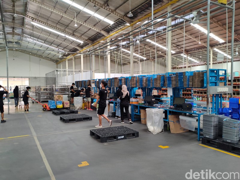 Mengintip Gudang Super Besar Blibli, Apa Isinya?