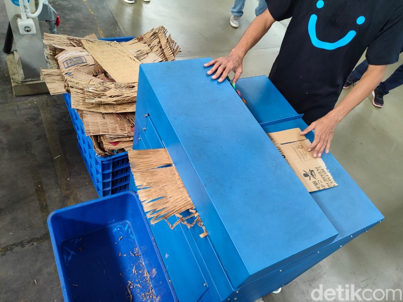 Mengintip Gudang Super Besar Blibli, Apa Isinya?