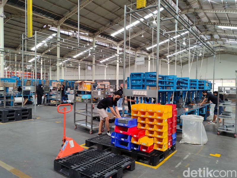 Mengintip Gudang Super Besar Blibli, Apa Isinya?