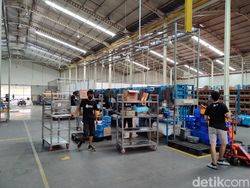 Mengintip Gudang Super Besar Blibli, Apa Isinya?