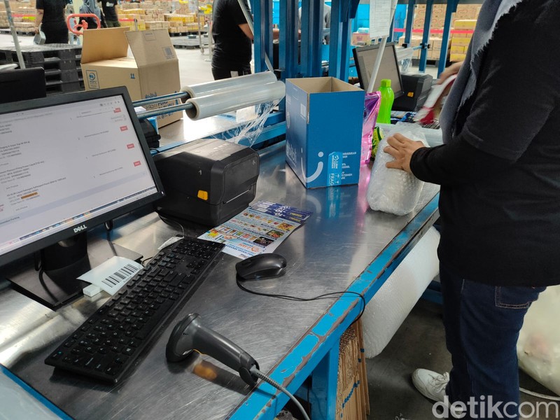 Mengintip Gudang Super Besar Blibli, Apa Isinya?