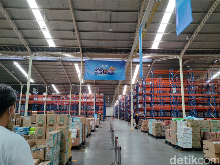 Mengintip Gudang Super Besar Blibli, Apa Isinya?
