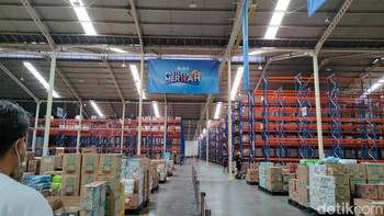 Gudang Blibli yang berlokasi di Medan Satria, Bekasi, memiliki luas hingga 26 ribu meter persegi. Foto: (Panji Saputro/detikINET).
